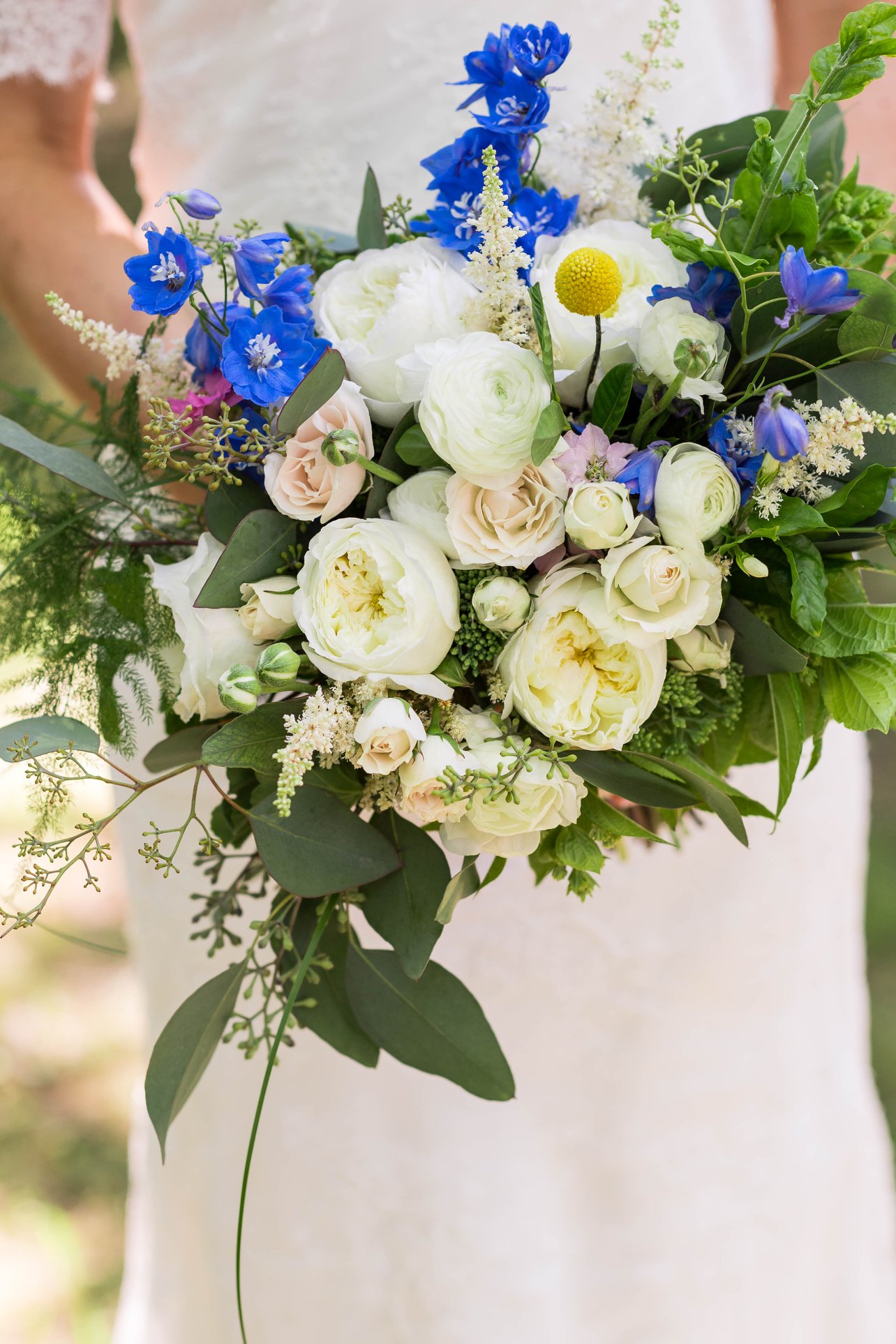white and blue bridal bouquet